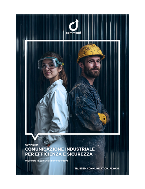 Due operatori (donna e uomo) per soluzioni interfonici industriali e sicurezza.